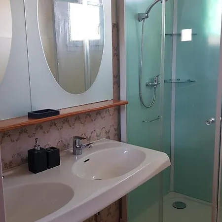 Maison Ouvriere Pour 10 Personnes *